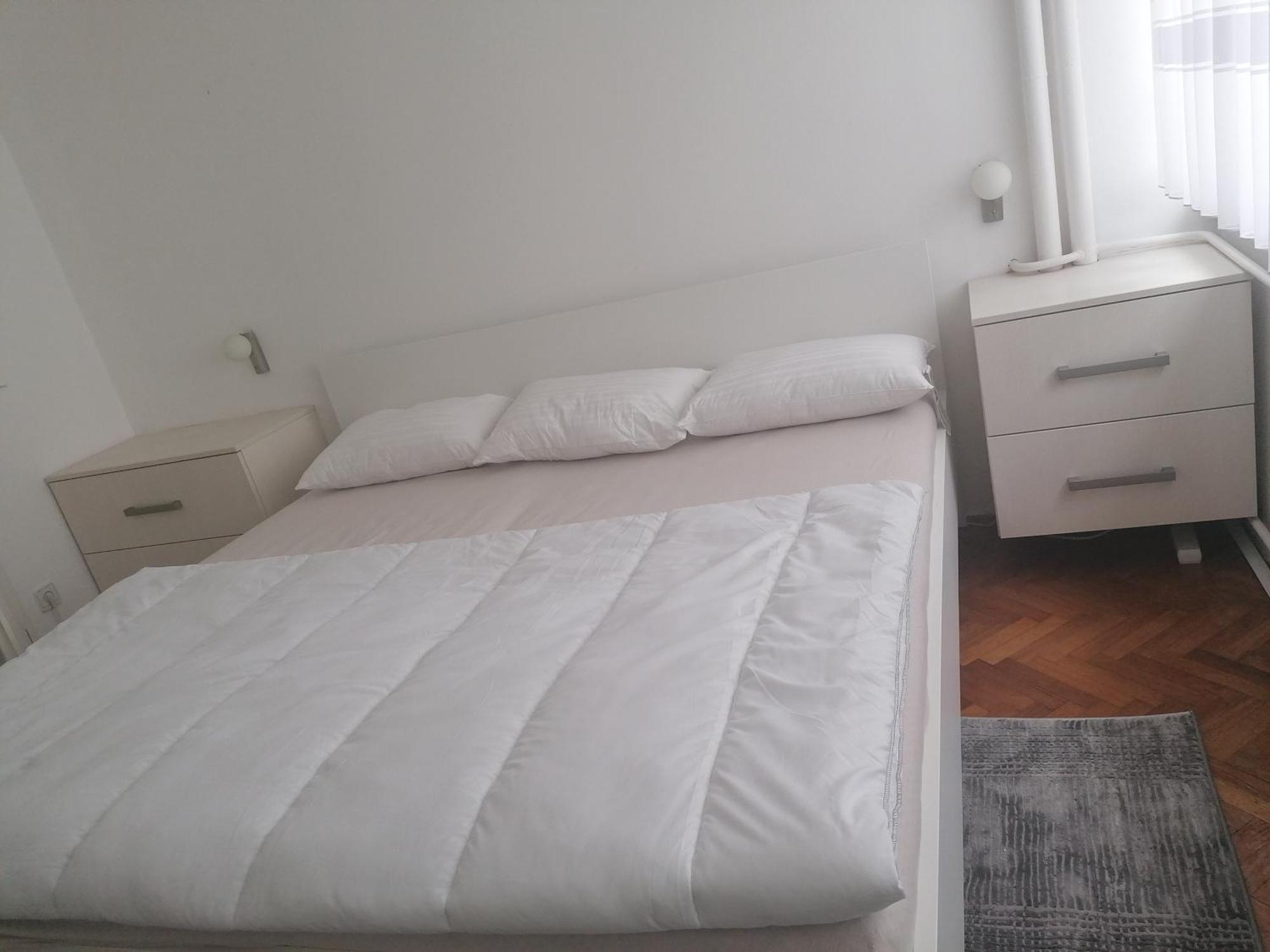 Tina Lägenhet Karlovac Exteriör bild